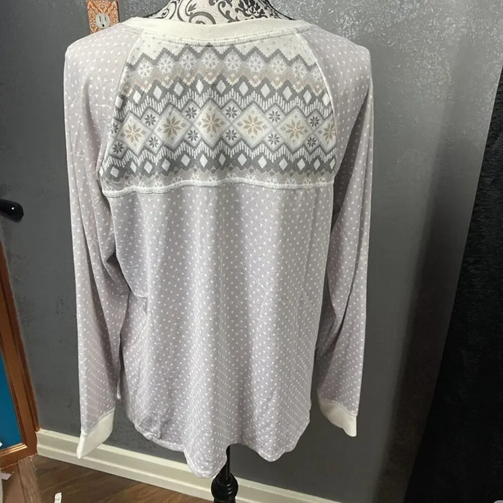 Cuddl Duds Apres Ski Pajama top. gray and white. sizd large. Top Only